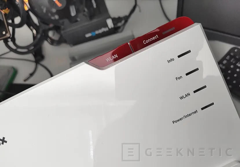 Geeknetic AVM FRITZ!Box 5690 Pro Review 5