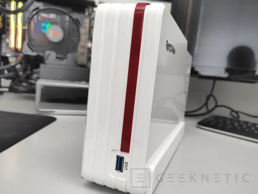 Geeknetic AVM FRITZ!Box 5690 Pro Review 18