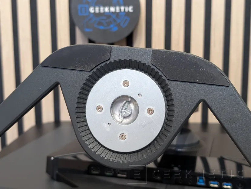 Geeknetic AORUS FO32U Review 2