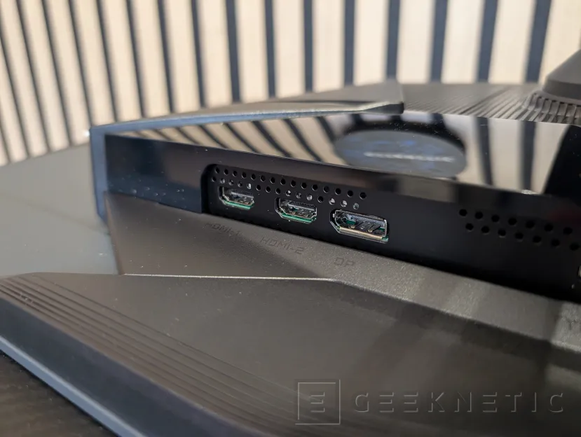 Geeknetic AORUS FO32U Review 10