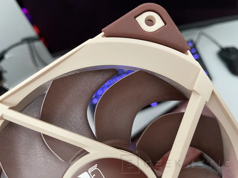 Geeknetic Noctua NF-A12x25 G2 PWM Review 8