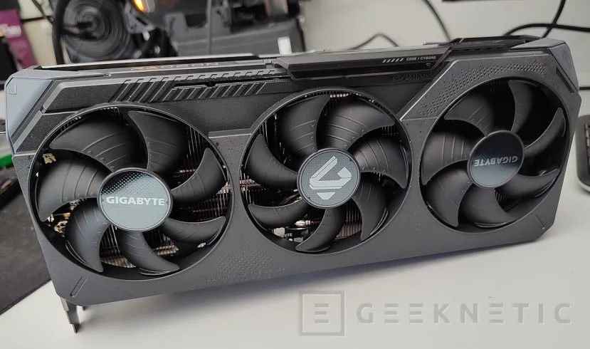 Geeknetic Juega de escándalo combinando una Radeon RX 9070 XT y monitor OLED de Gigabyte 8