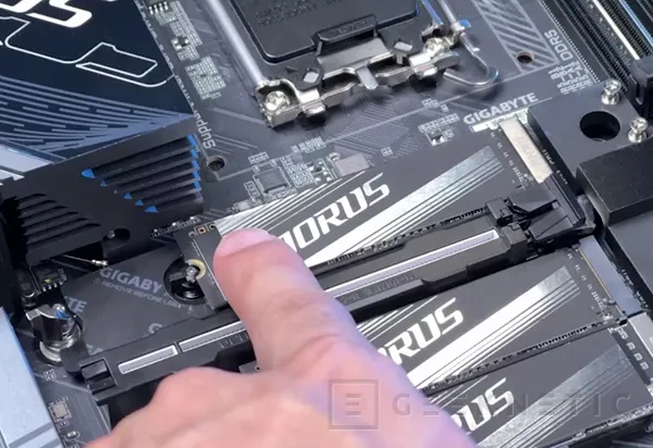 Geeknetic El nuevo GIGABYTE AI TOP 500 TRX50 viene optimizado para IA con un Threadripper de 24 núcleos y una RTX 5090 4
