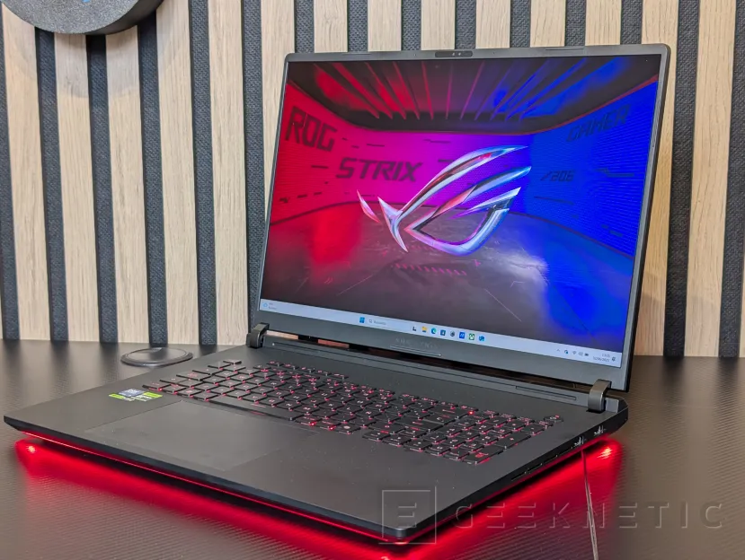 Geeknetic ASUS ROG STRIX SCAR 18 (2025) G835 Review 9