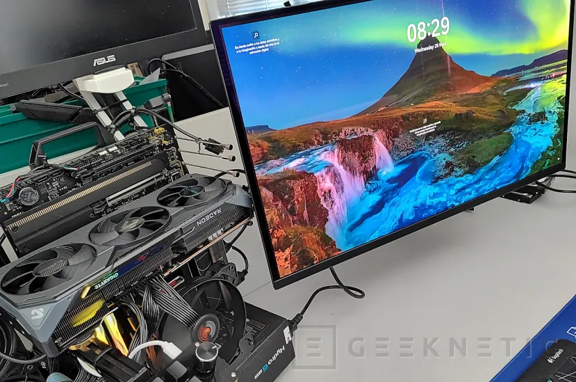 Geeknetic Juega de escándalo combinando una Radeon RX 9070 XT y monitor OLED de Gigabyte 9