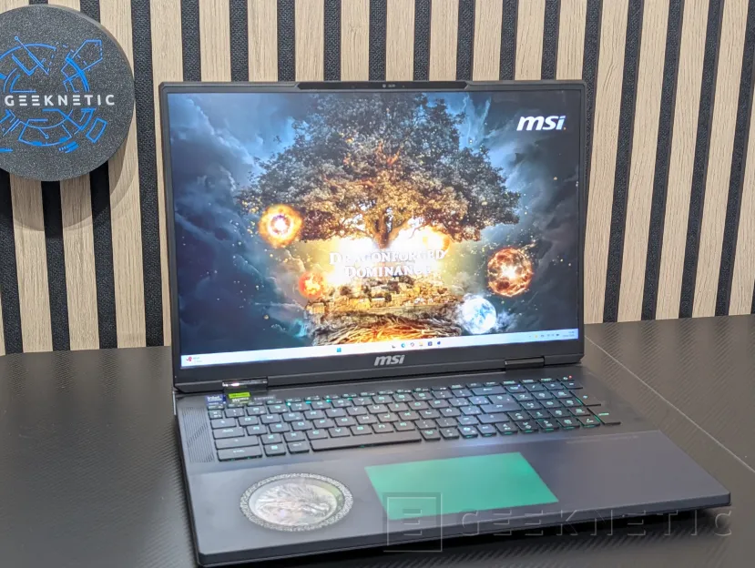 Geeknetic MSI Titan 18 HX Dragon Edition Review con RTX 5080 7