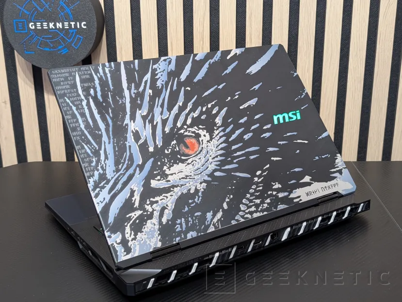 Geeknetic MSI Titan 18 HX Dragon Edition Review con RTX 5080 56