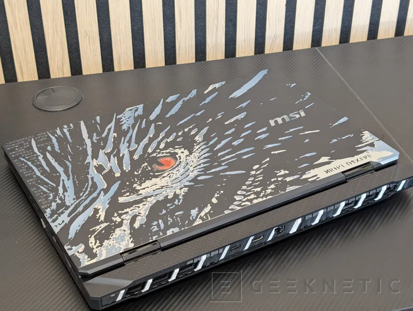 Geeknetic MSI Titan 18 HX Dragon Edition Review con RTX 5080 2