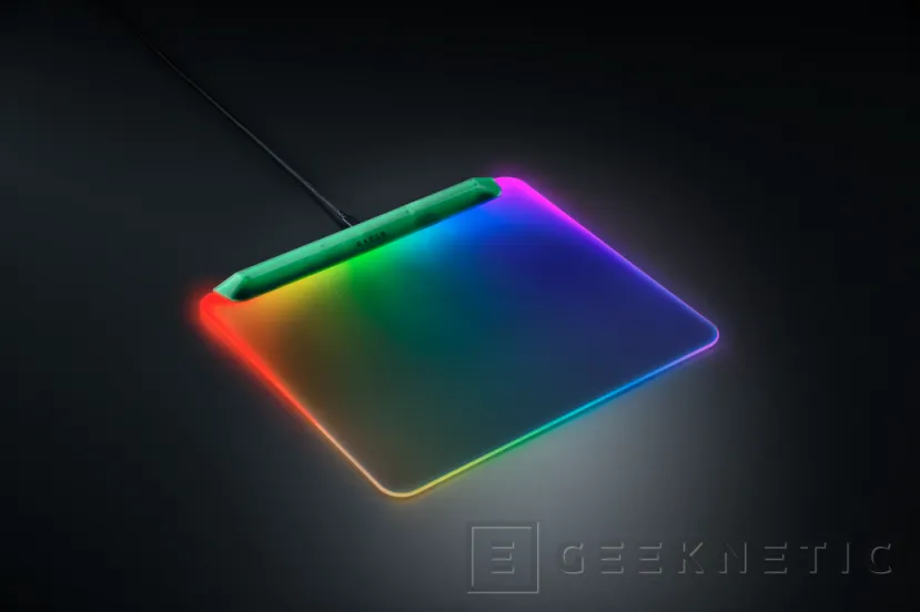 Geeknetic La nueva gama Razer Phantom añade carcasas translúcidas y efectos de iluminación RGB a los accesorios gaming 5