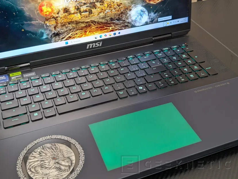 Geeknetic MSI Titan 18 HX Dragon Edition Review con RTX 5080 10