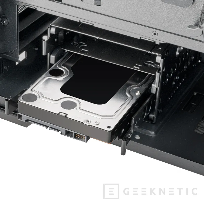 Geeknetic Silverstone presenta la caja para servidores Seta H2 con capacidad para hasta 15 unidades de disco 2