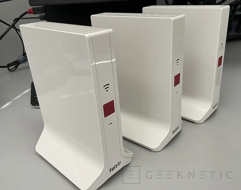 Geeknetic AVM FRITZ!Mesh Set 4200 Review 7