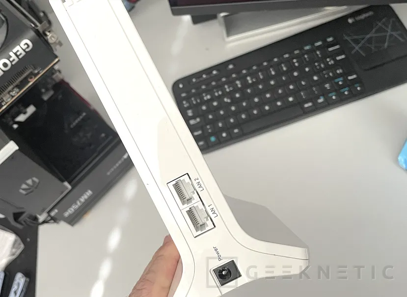 Geeknetic AVM FRITZ!Mesh Set 4200 Review 6