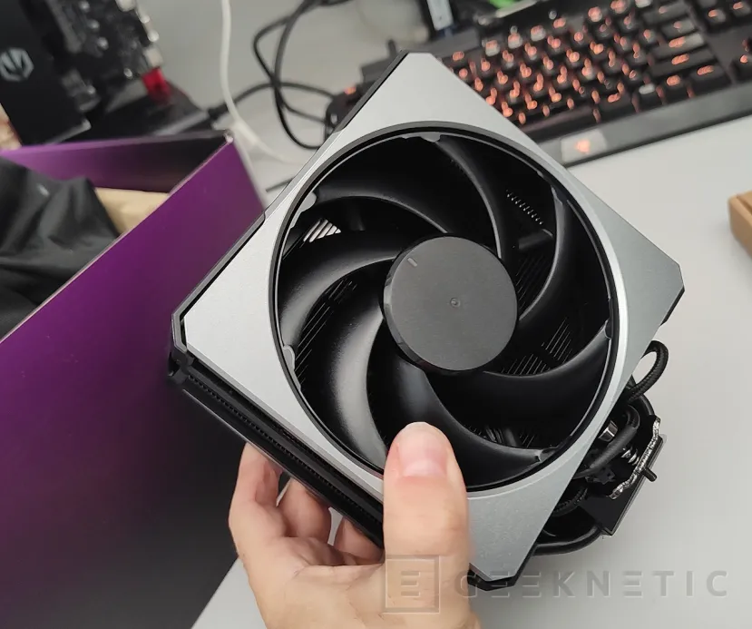 Geeknetic Cooler Master Hyper 612 APEX Review 5