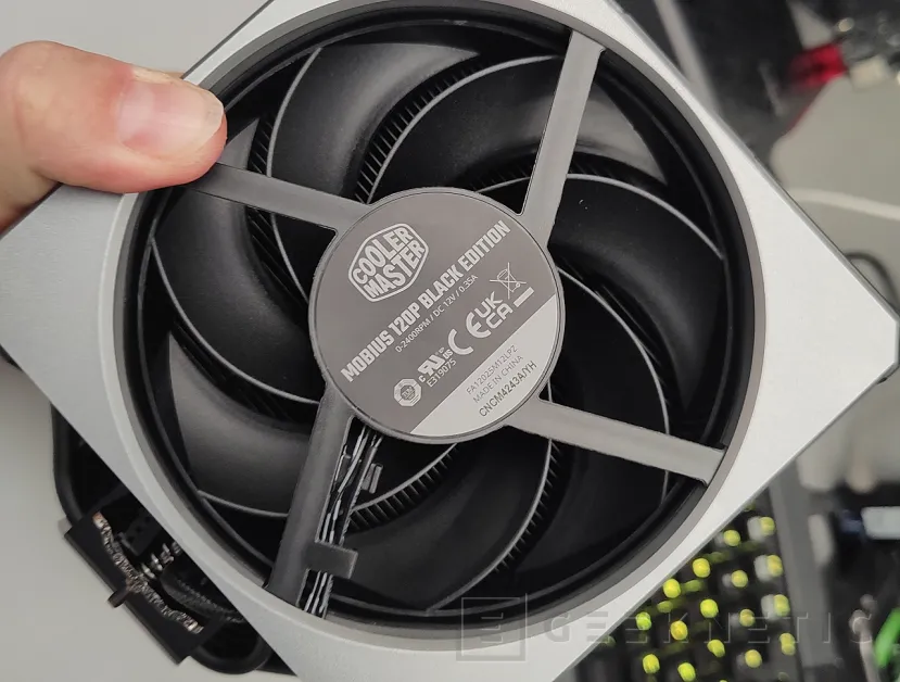 Geeknetic Cooler Master Hyper 612 APEX Review 16