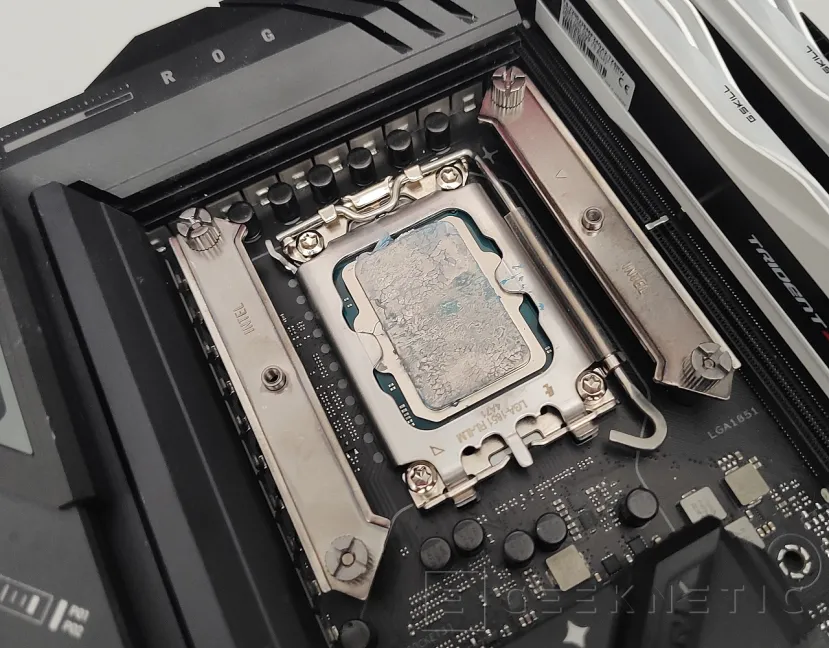 Geeknetic Cooler Master Hyper 612 APEX Review 19