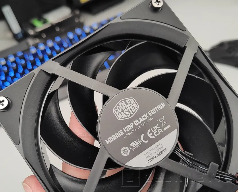 Geeknetic Cooler Master Hyper 612 APEX Review 15