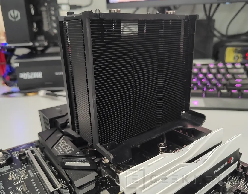 Geeknetic Cooler Master Hyper 612 APEX Review 21