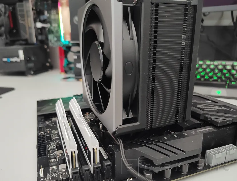 Geeknetic Cooler Master Hyper 612 APEX Review 23
