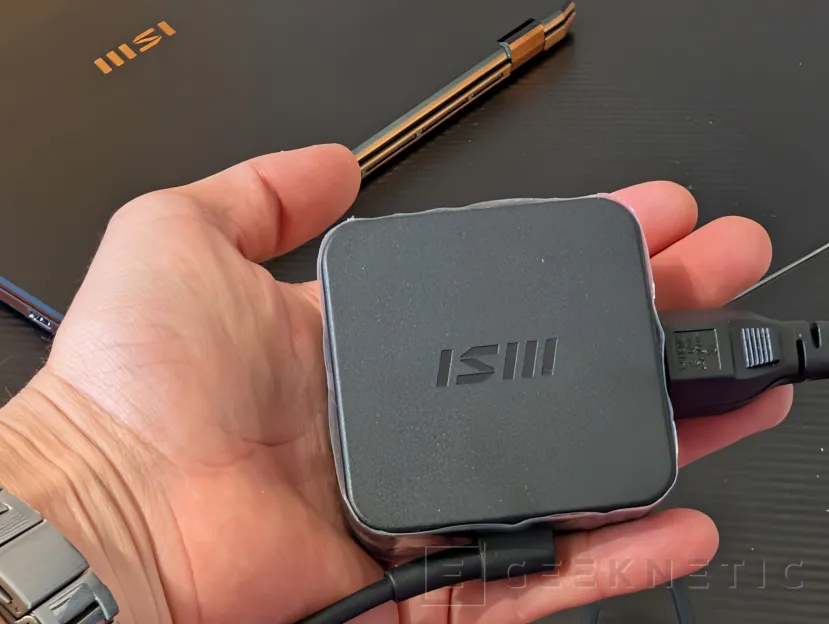 Geeknetic MSI Summit 13 AI+ Evo A2VMTG Review 19