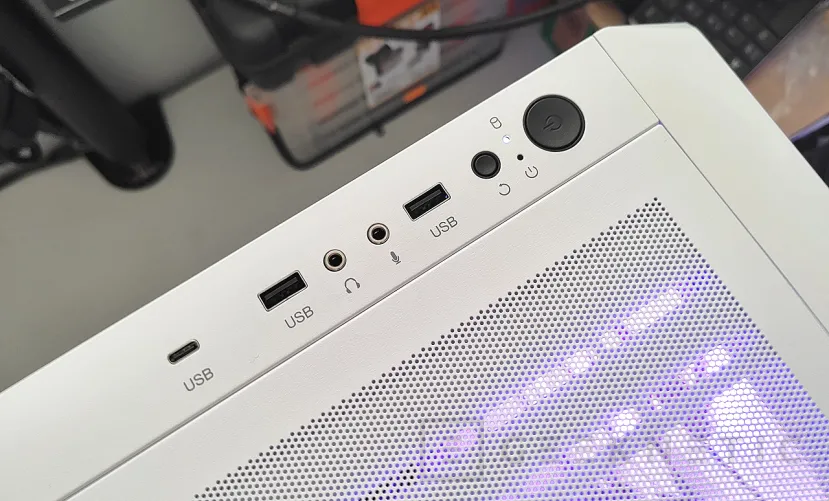 Geeknetic ENDORFY ARX 700 White ARGB Review 6