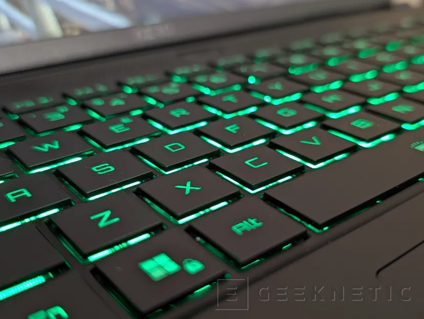 Geeknetic Gigabyte AERO X16 1VH Review 9