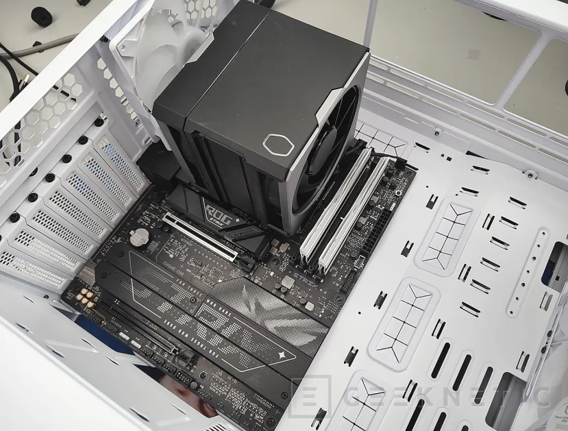 Geeknetic ENDORFY ARX 700 White ARGB Review 17