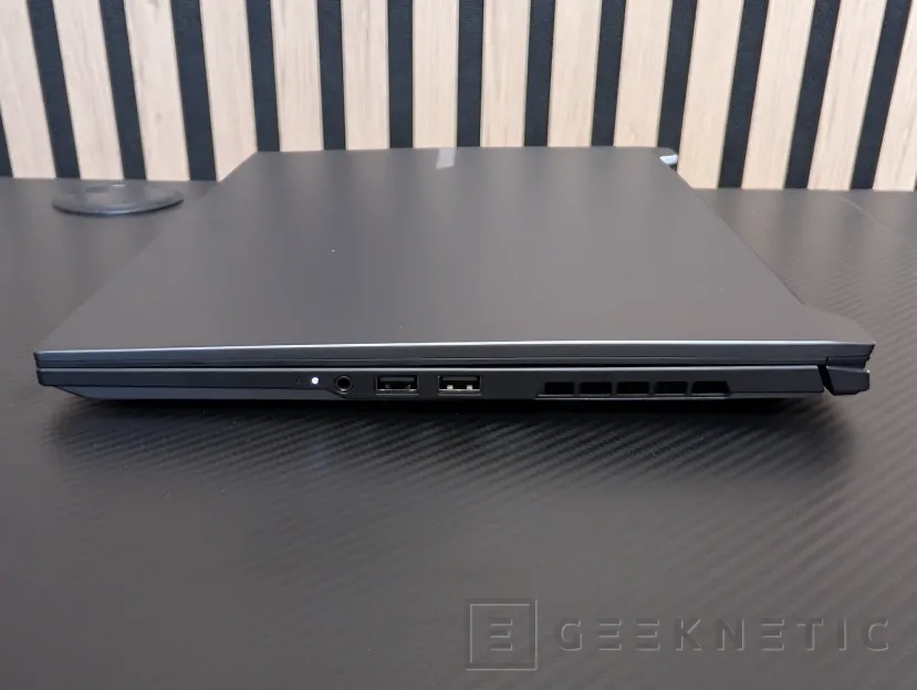 Geeknetic Gigabyte AERO X16 1VH Review 5