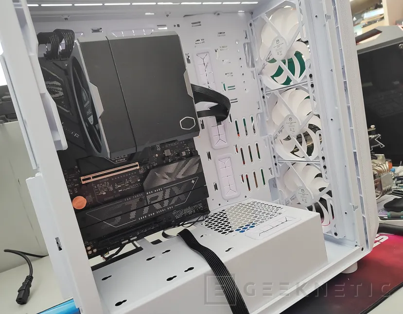 Geeknetic ENDORFY ARX 700 White ARGB Review 21