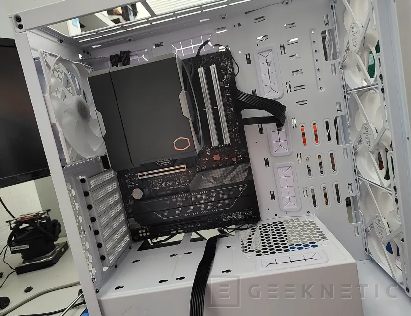 Geeknetic ENDORFY ARX 700 White ARGB Review 19