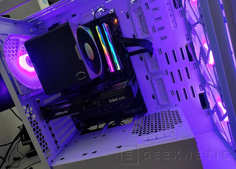 Geeknetic ENDORFY ARX 700 White ARGB Review 22