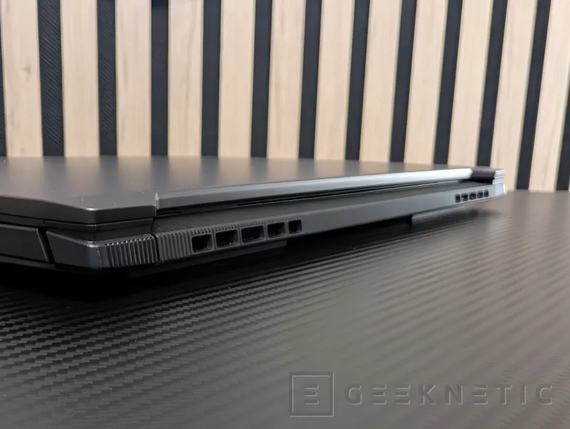 Geeknetic Gigabyte AERO X16 1VH Review 6