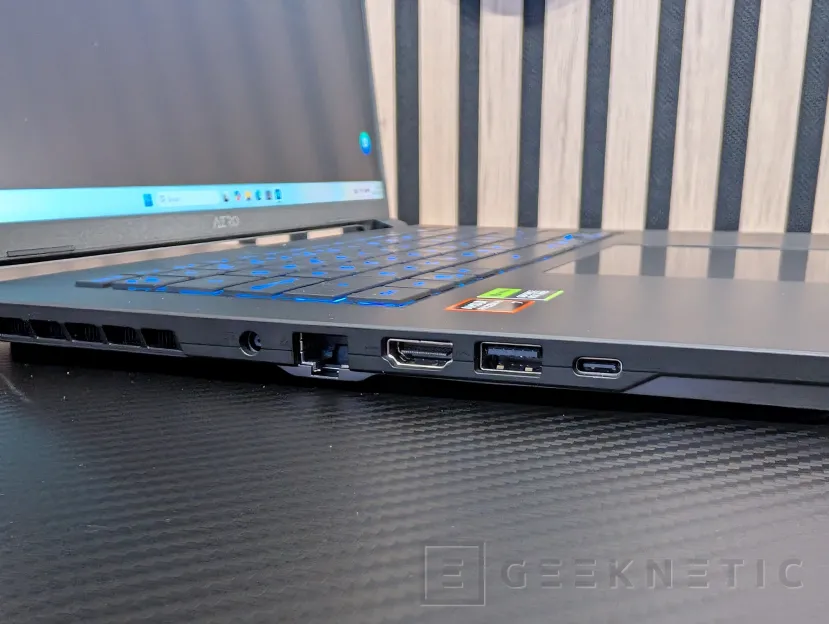Geeknetic Gigabyte AERO X16 1VH Review 4