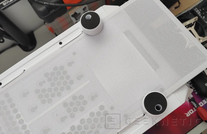 Geeknetic ENDORFY ARX 700 White ARGB Review 4