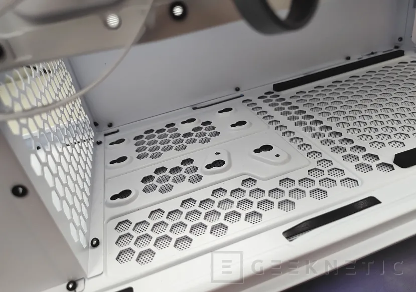 Geeknetic ENDORFY ARX 700 White ARGB Review 9