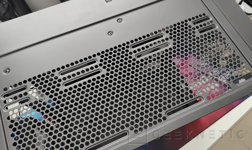 Geeknetic FSP M580 Black ARGB Review 3