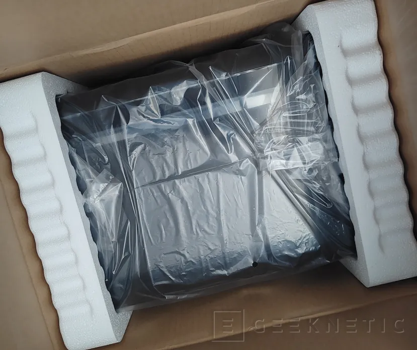 Geeknetic FSP M580 Black ARGB Review 1