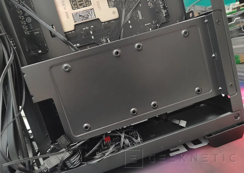 Geeknetic FSP M580 Black ARGB Review 10