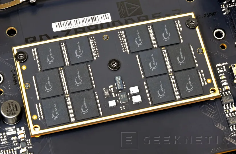 Geeknetic G.Skill consigue llevar hasta los 10.000 MT/s su memoria CAMM2 en una placa ASUS con chipset Z890 2