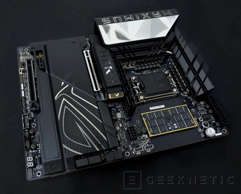 Geeknetic G.Skill consigue llevar hasta los 10.000 MT/s su memoria CAMM2 en una placa ASUS con chipset Z890 1