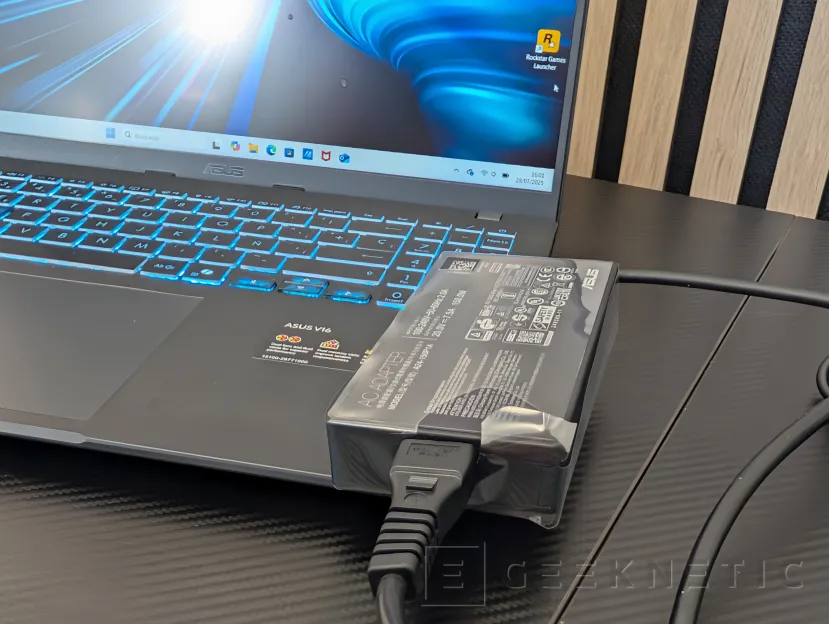 Geeknetic ASUS V16 V3607VM Review 15