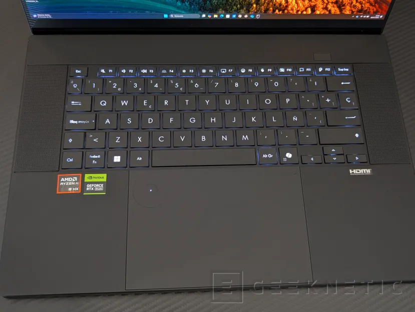 Geeknetic ASUS ProArt P16 H7606WP Review 6