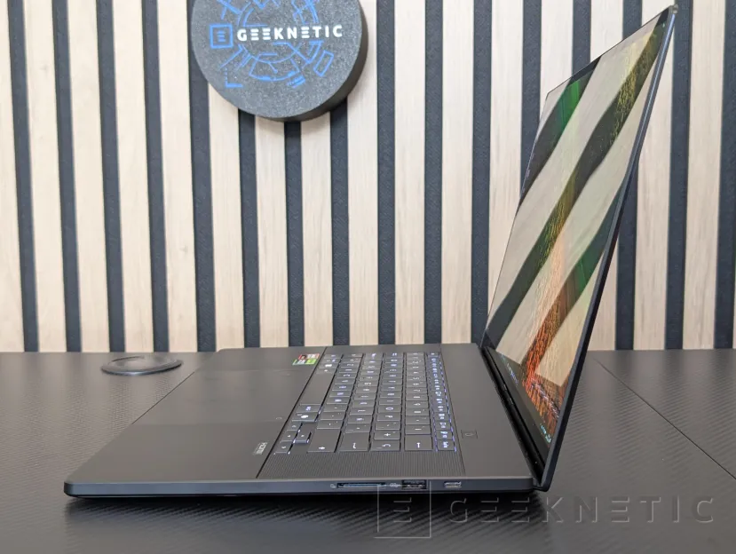 Geeknetic ASUS ProArt P16 H7606WP Review 3