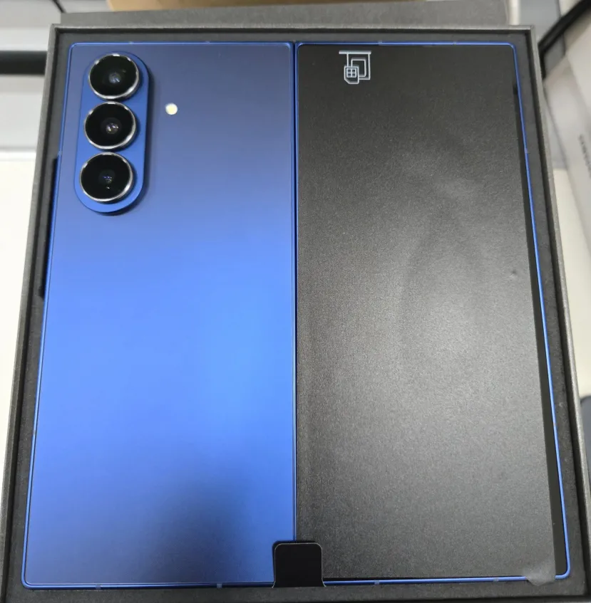 Geeknetic El Galaxy Z Fold 7 se deja ver en nuevas imágenes filtradas con un diseño más fino 2