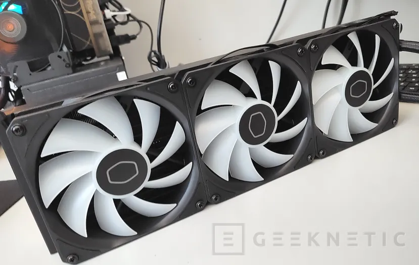 Geeknetic Cooler Master MasterLiquid 360 Core II Review 11