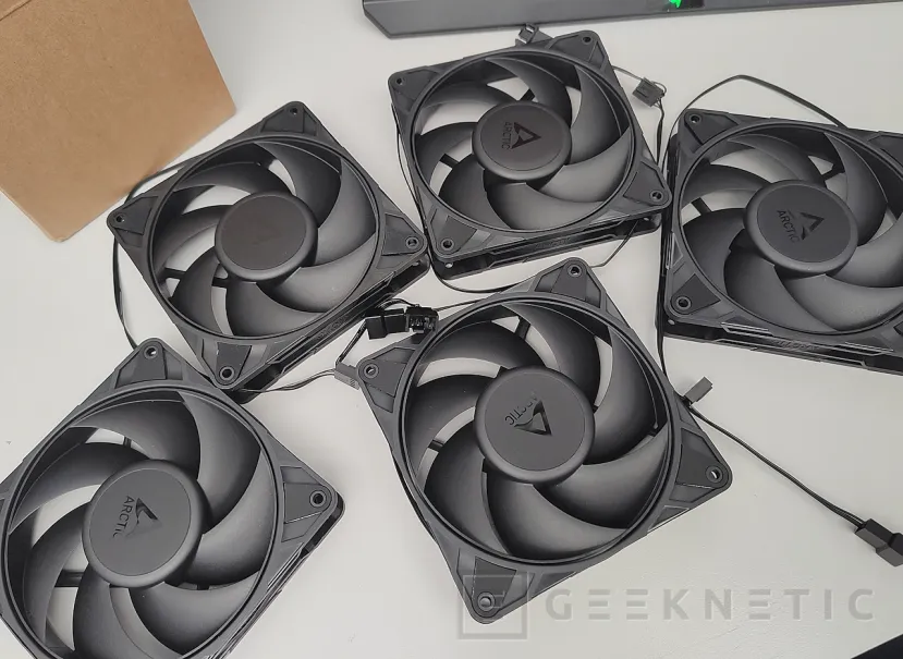 Geeknetic Arctic P12 Pro PST Review 11