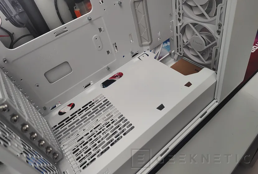 Geeknetic Fractal Design Epoch Review 12