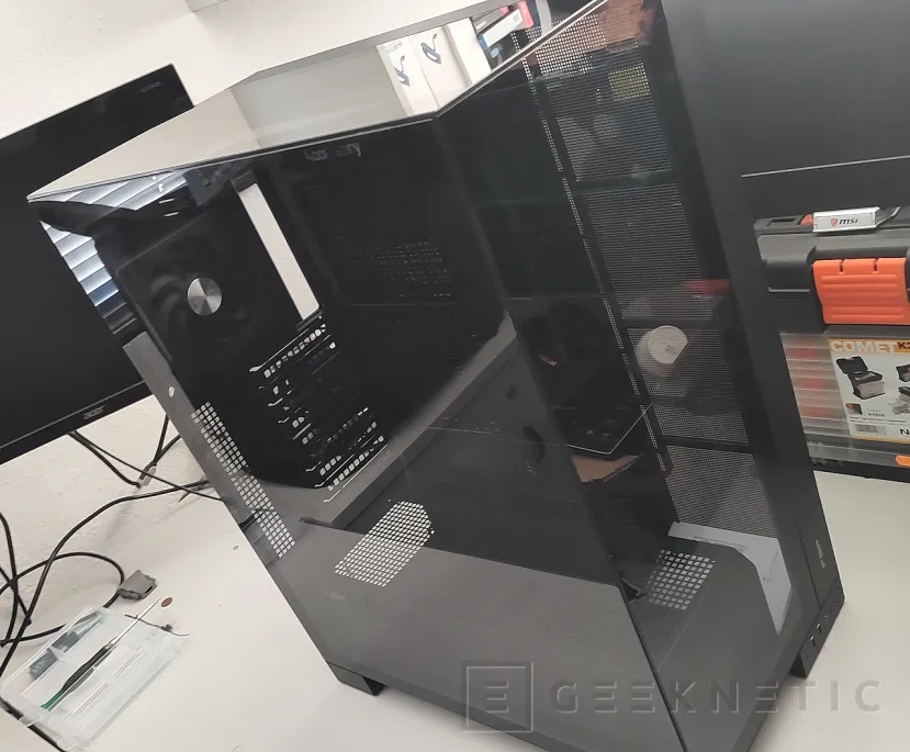 Geeknetic FSP U691 Black ARGB Review 1