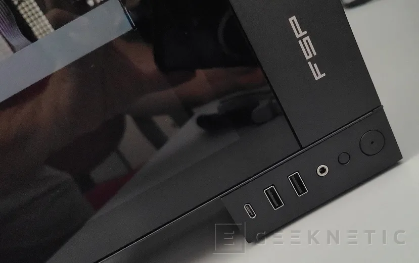 Geeknetic FSP U691 Black ARGB Review 9