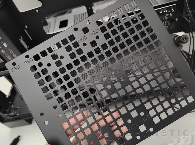 Geeknetic FSP U691 Black ARGB Review 10